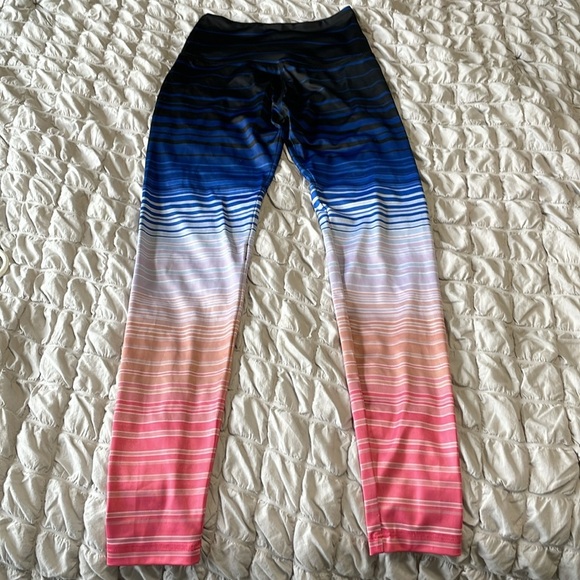 Beyond Yoga Pink/Blue/Black Striped Ankle Leggings Size Small - Picture 3 of 6
